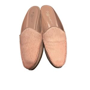 Antelope Soft Pink Textured Mules